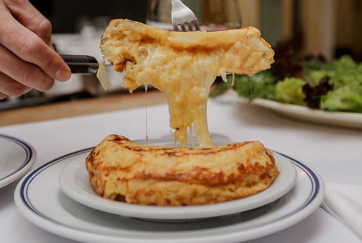 TORTILLA DE PAPAS CON CORAZÓN DE PROVOLONE